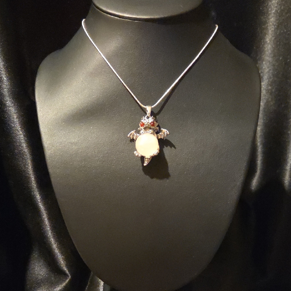 New Rose Quartz Gemstone Dragon Pendent Necklace